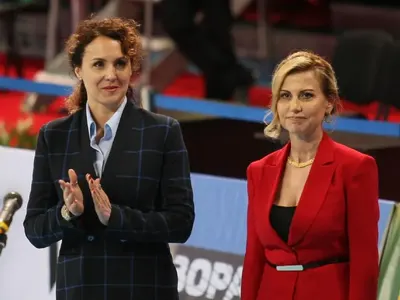 Модната Гилотина на лорд Минчев посече Гала: Облечена е като диско тапет, Деян Донков сънува Сексът и градът, на Рут Колева й липсва ласо + още коментари и СНИМКИ