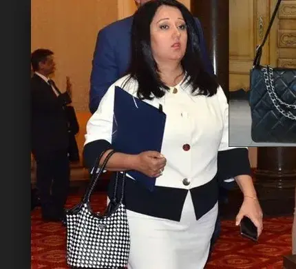 Не 2, а 9 лукс чанти размахва Лили Павлова, купени от мъжа й! Само „прадата“ и „шанелът“ на министърката гонят 17 бона