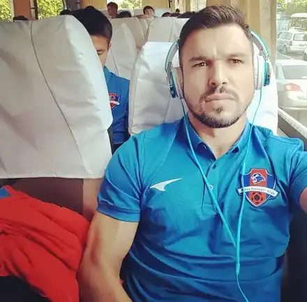 Никой не ще да спи с Божинов