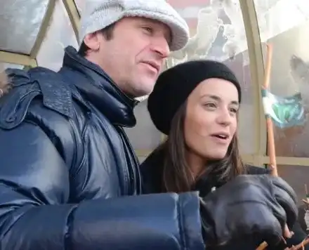 Ра-Динката бутат бебе, дърпат куче