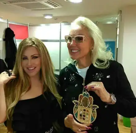 Рени завлякла Лепа Брена с €50 000! Сръбкинята я спасила от фалит, чака си парите 6 месеца