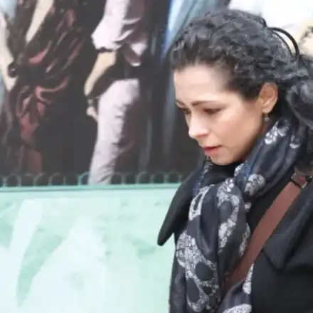 Съдия-изпълнител остави Елена Петрова на улицата, актрисата загуби 2 апартамента, мъжът й сваля мацки в интернет