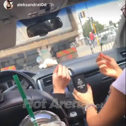 СКАНДАЛ! Сестрата на бившата гимнастичка Християна Тодорова се снима как пуши трева! (СНИМКИ)