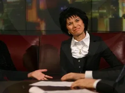 Слави глези майка си като кралица! Всеки месец й превежда 5 000 лева, тя ги харчи за околосветски обиколки