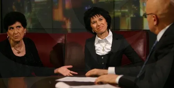 Слави глези майка си като кралица! Всеки месец й превежда 5 000 лева, тя ги харчи за околосветски обиколки