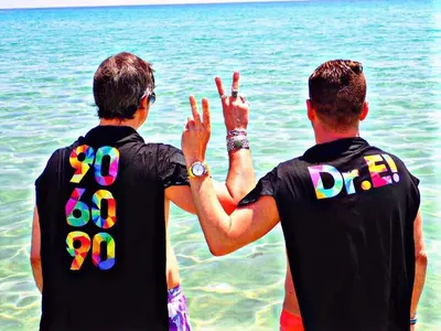 Теди Велинова стана „Мис мокра фланелка“ за ЧРД на д-р Енчев (Вижте как се забавляват)