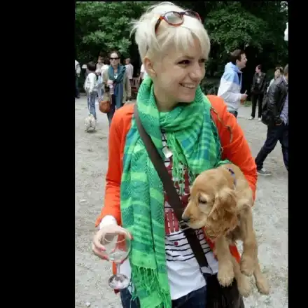 Трагедия сполетя Поли Генова! Отровиха кучето й, борят се за живота му (Подробности)