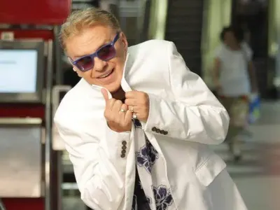 Васил Найденов тръгна с бастун! Легендата закъса със ставите и кръста, придвижва се трудно