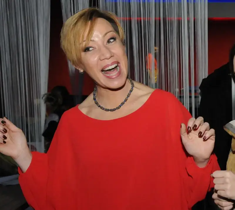 Вече е ясно как безработната Кака Лара живее в супер лукс (Любопитни подробности)