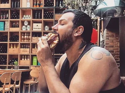 Азис отново се ошишка! Удари 104 кила! Измори се от диети, чувства се добре като тулумбичка