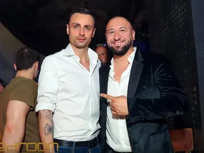 Браво! Бербатов изгони пачаврите от купона (Джулиана Гани също позорно изритана)