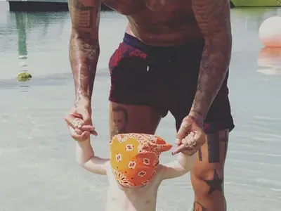 Джизъса глези Есмер в Дубай, рускинята не иска децата му от Христина