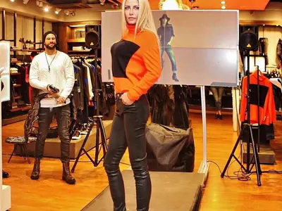 ГАФ: Венета Харизанова се изложи! Вижте как прекали с Фотошопа! Ето кой я издаде, че си е издължила краката (Подробности)