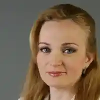 Гена Трайкова се храни като невидяла (Водещата говори с пълна уста на колегите си)