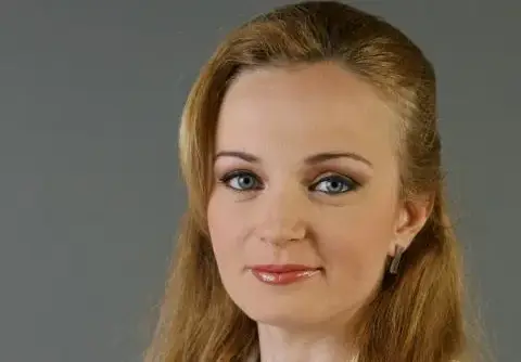 Гена Трайкова се храни като невидяла (Водещата говори с пълна уста на колегите си)