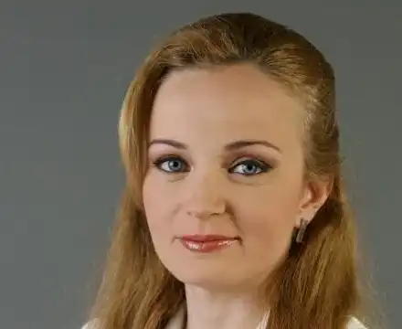 Гена Трайкова се храни като невидяла (Водещата говори с пълна уста на колегите си)