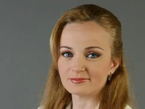 Гена Трайкова се храни като невидяла (Водещата говори с пълна уста на колегите си)