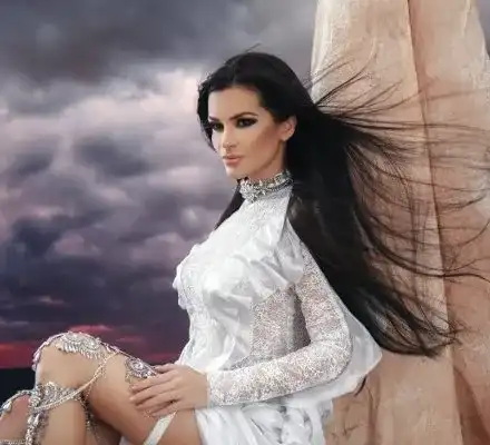 И фен на Преслава с горещо писмо до HotArena: Колежките й я плюят защото и завиждат! Тя е номер 1 (Вижте целия текст)