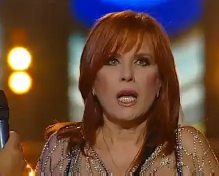 Кичка в болница, отменя концертите си!