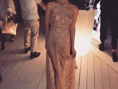 МЕГЗ проговори за скандала с прозрачната рокля: Нямам проблем с голотата, а с фалша