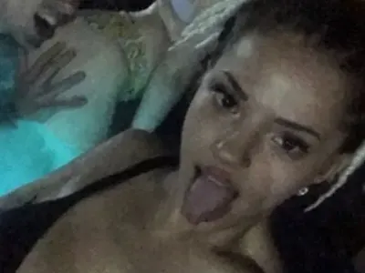 Младите срам нямат! Дара, Михаела Маринова и Иво в тройка! (Ето скандалните им снимки, които взривиха интернет)