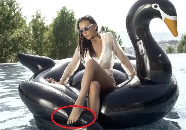 Пак стана за смях!  Алисия отряза крайниците си, лъсна с 4 пръста (Фото)