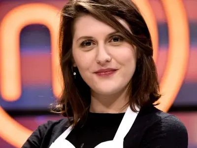 Победителката в „Мастър Шеф” обрана в мола! Нагли крадци оставиха Божана Кацарова без лев и лични документи