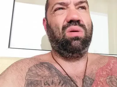 Росен Петров-Животното стана копие на Азис (Снимки)