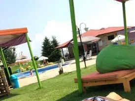 Срамна гледка за дама с претенции! Деси Цонева, махни си космите или поне не ги навирай! (Фото)