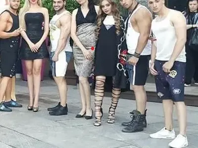 Тоца се отърка в млади мускуляги, срамува се, че е била жури на „Мистър София“