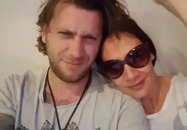 Веско Плачков – алкохолик, порка от сутринта! С Мариана Попова пресушават по шише узо за вечеря