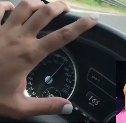 Златка Райкова цепи със 165 на магистралата на път към София! В колата на блондинката дъни чалгата на Алисия