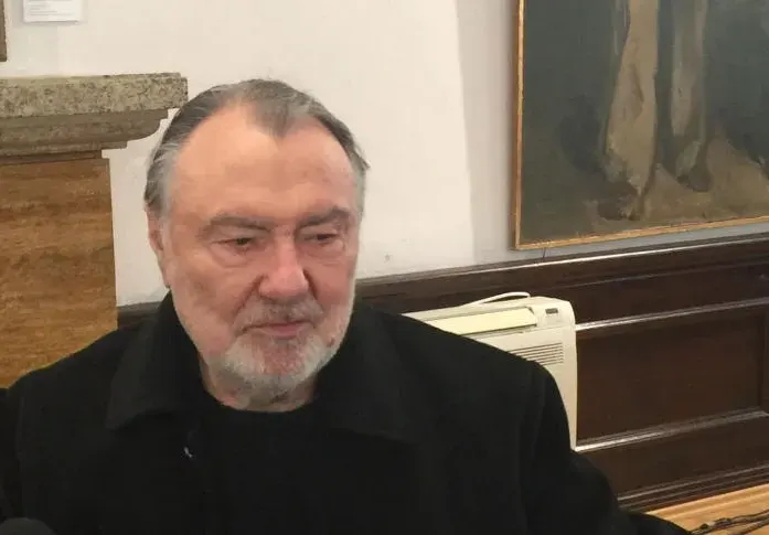 Актьорът Васил Михайлов си брои стотинките за храна, обикаля магазините за промоции