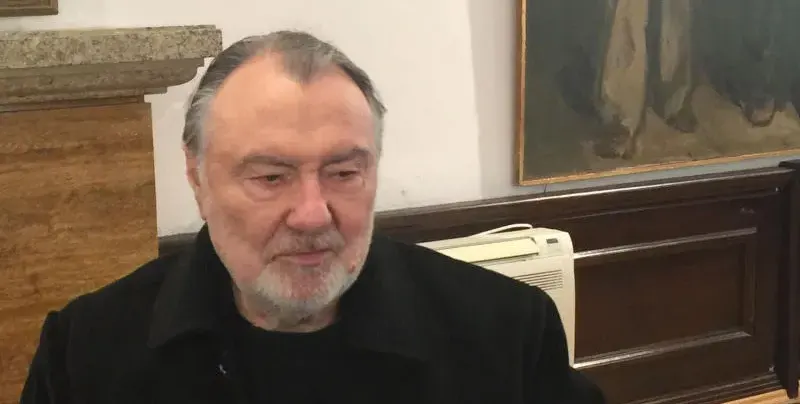 Актьорът Васил Михайлов си брои стотинките за храна, обикаля магазините за промоции