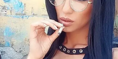 Ани Хоанг пафка, а после джафка по феновете си: Ставате грозни, като ме мразите!