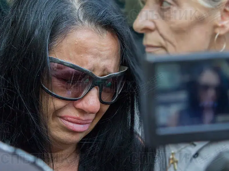 Анита Мейзер превъртя в затвора, чете Библията и си говори сама