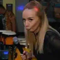 Бедни роднини налазили Грахич, изнудват я за пари