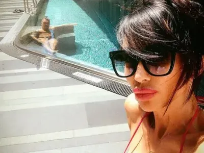 Божинов и Биляна лудуват в планински басейн, сръбкинята подпали и Швейцария