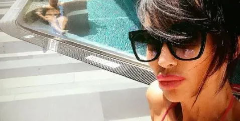 Божинов и Биляна лудуват в планински басейн, сръбкинята подпали и Швейцария