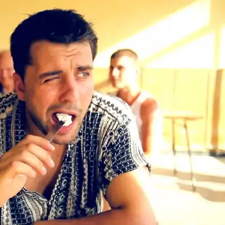 Борис Дали тръгна с охрана заради мафиот! Натискал жена му в дискотека, а бабаита ги хванал на калъп