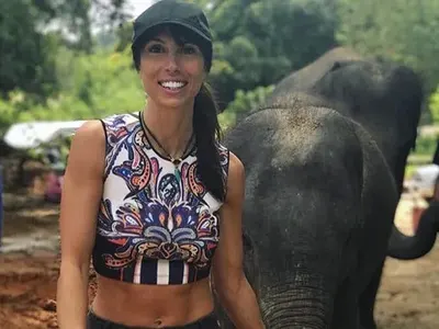 Брадърката Зара показа дупе в Тайланд! Вижте каква супер фигура е изваяла (СНИМКИ в галерия)