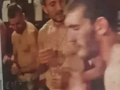 Часове след като стана баща на дъщеря: Станислав Манолев се напи като свиня! (Шок снимки от чалга кръчма)