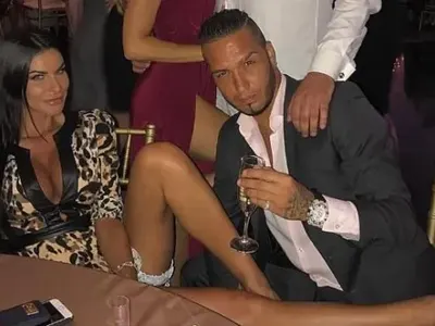 Джино още се движи с патерици след зверската катастрофа, чака дете и ще вдига сватба