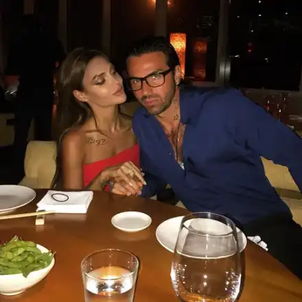 Джизъса предпочете Есмер пред сина си, отсвири рождения ден на малчугана