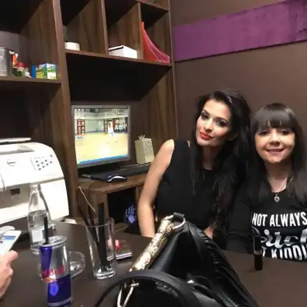 Фанатична 32-годишна фенка задлъжня с 50 бона заради Преслава! Блъснал я и автомобил, бързайки да не изпусне участие на певицата