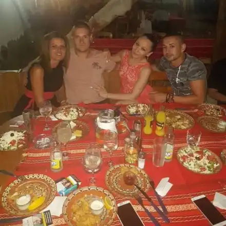 Гадже политик посини Силвия Юрукова