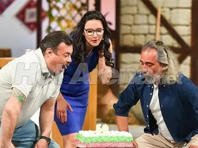 Гилотината на лорд Минчев: Гей парад в гърдите на Зуека, сьомга краси Алисия,  Джунгла притиска Галена в ъгъла и още....