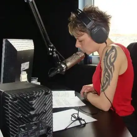 Ирина Костадинова стана кожа и кости! Водещата плаши с вида си