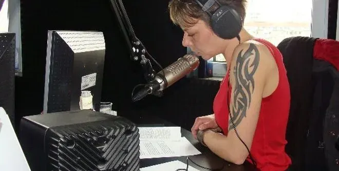 Ирина Костадинова стана кожа и кости! Водещата плаши с вида си