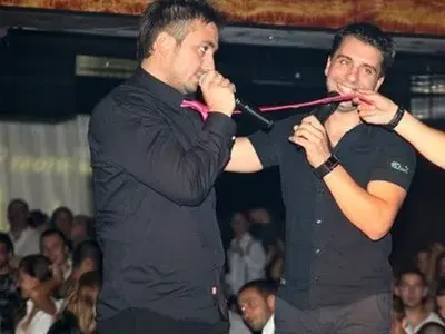 Изгониха от дискотека Коцето и Борис Дали! Развежда ли се певецът от Бобов дол и ламти ли Фики според него за високи хонорари?